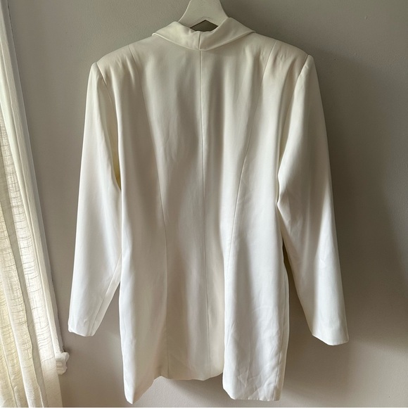 NONCHALANT Dina Blazer Dress in Off White - Picture 9 of 10